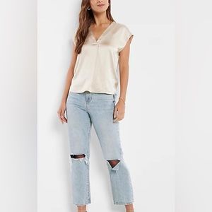 Express V-Neck Gramercy Tee XL